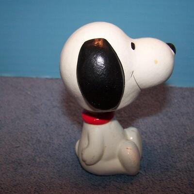 LOT 100  FUN COLLECTION OF COLLECTIBLE SNOOPY