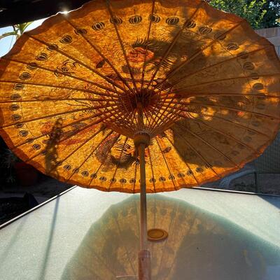 AA   VINTAGE PAPER BAMBOO UMBRELLA PARASOL DRAGON & PHOENIX ASIAN DESIGN