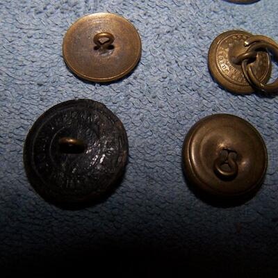 LOT 103 AMAZING OLD MILITARY BUTTONS