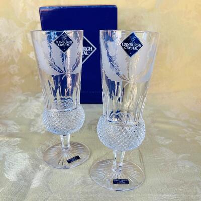 AA   PAIR OF SCOTTISH EDINBURGH CUT THISTLE CRYSTAL CHAMPAGNE FLUTES W/BOX