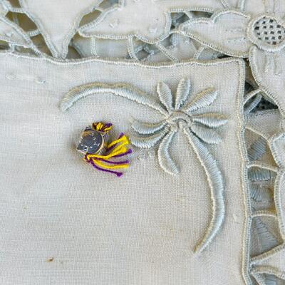 AA   GROUP LOT OF VINTAGE TABLE LINENS EMBROIDERED CUTWORK MADERIA