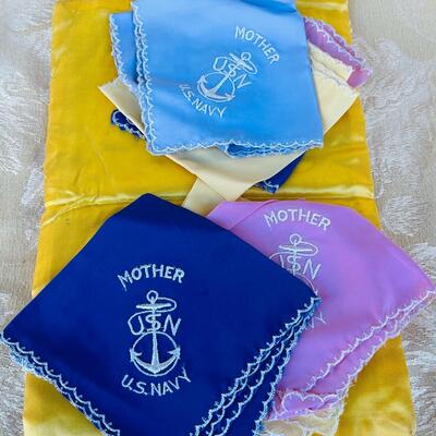 AA   VINTAGE WWII US NAVY HANKY KEEPER & 8 HANKIES EMBROIDERED MOTHER