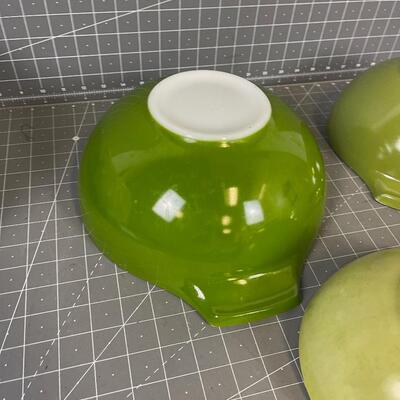 Set of Pyrex Nesting Bowls, vintage 1960's 