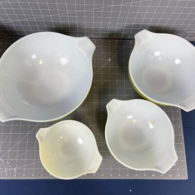 Set of Pyrex Nesting Bowls, vintage 1960's 