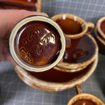 Earthen Drip Edge, Crestone 4 Piece Place Setting with Serving Wear