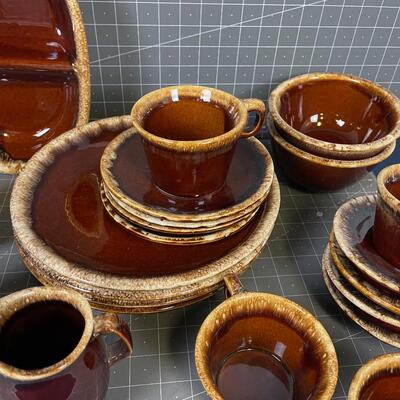 Earthen Drip Edge, Crestone 4 Piece Place Setting with Serving Wear