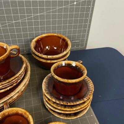 Earthen Drip Edge, Crestone 4 Piece Place Setting with Serving Wear