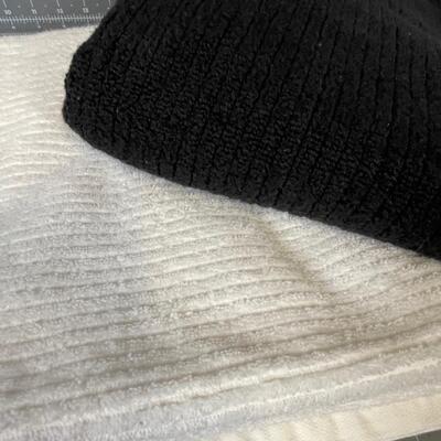 2 Bath Towels 