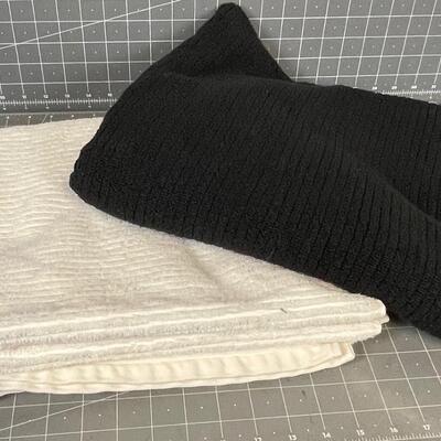 2 Bath Towels 