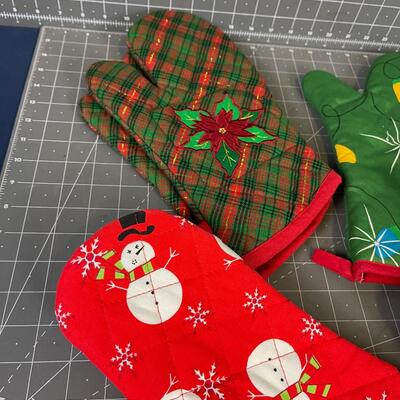 Oven Mitt's For Christmas for the Neighbors 