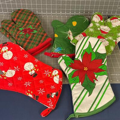 Oven Mitt's For Christmas for the Neighbors 