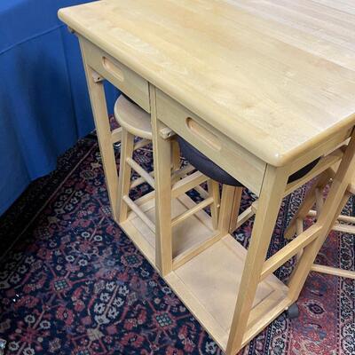 Darling Hide-a-way Breakfast Nook with 2 stools 