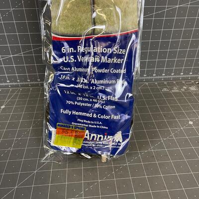 US Flag and Grave Set, for a veteran