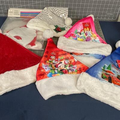 8 Santa Hats 