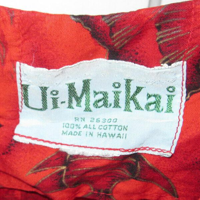 MS Vintage 1960s Hawaiian Dress Muumuu Red Black Islands of Hawaii Ui Maikai