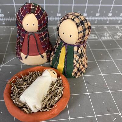 3 Little Resin Nativity Sets