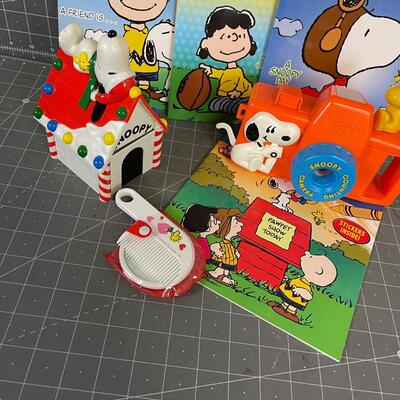 Snoopy Books with Snoopy Romper Room Counting Camera