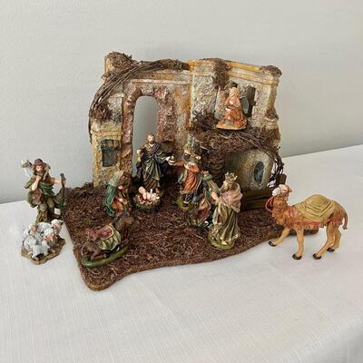 14 Piece Christmas Nativity Scene
