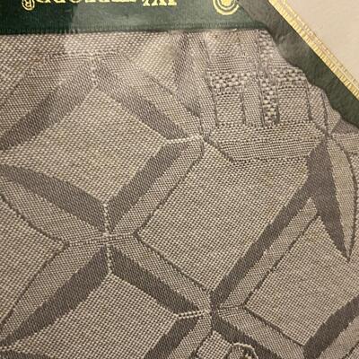 AA   WATERFORD LINENS LISMORE BANQUET SIZE TABLE CLOTH