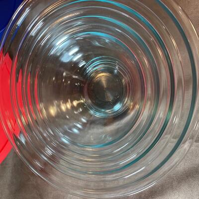 Lot 9. Glass Bowl set