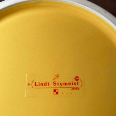 Lot 10. Serving Platter with Matching Bowls