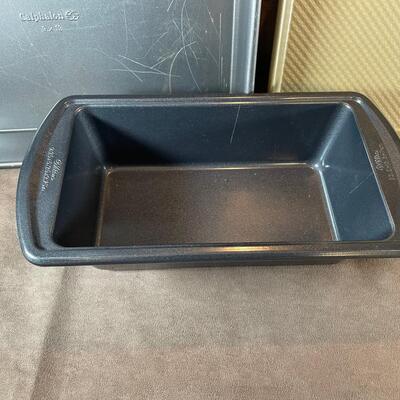 Lot 13. Metal Bakeware