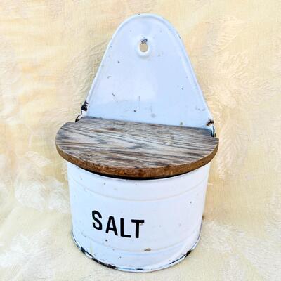 AA    ANTIQUE COUNTRY FARMHOUSE ENAMEL HANGING SALT CELLAR