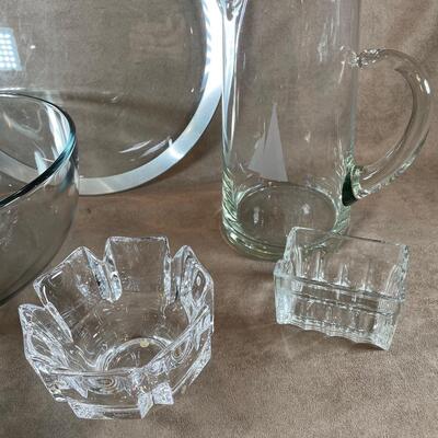 Lot 16. Glass Serving Pieces