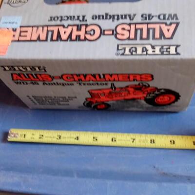 LOT 154  VINTAGE ALLIS CHALMERS TOY TRACTOR