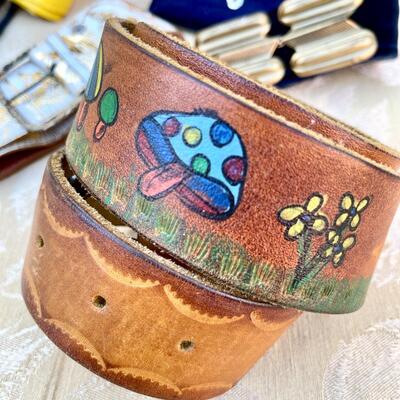 AA   FUN GROUP OF VINTAGE LADIES BELTS HIPPY MOD VERA LEATHER SMALL SIZE 24-26" WAIST