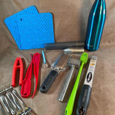 Lot 25. Specialty Kitchen Utensils