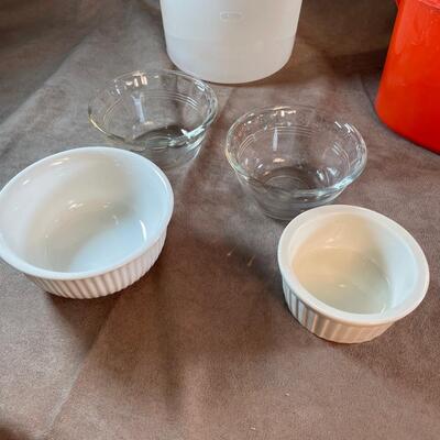 Lot 26. Kitchen Misc