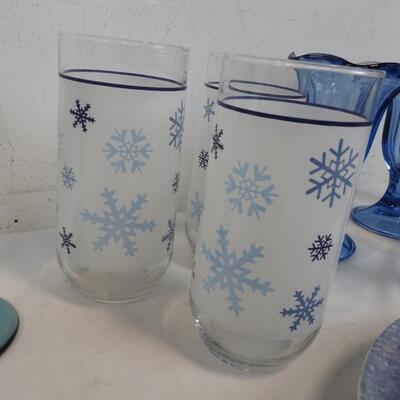 14 pc Kitchen: Winter/Christmas/Blue/Snowman Plates & Glasses