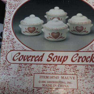 4 Cover Soup Crocks with Pink Hearts
