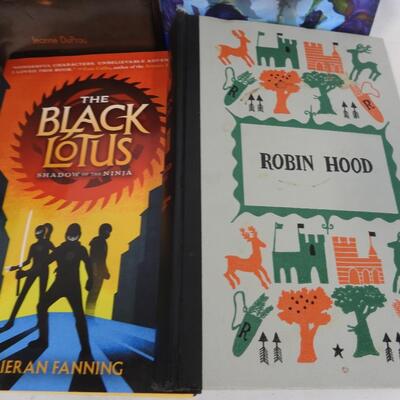 8 Classic Fiction Books:The Jungle Book to The Adventures of Tom Sawyer