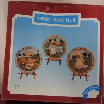 5 Hand Painted Bear Themed Decorative Plates, Bear Family and Nursery Rhyme