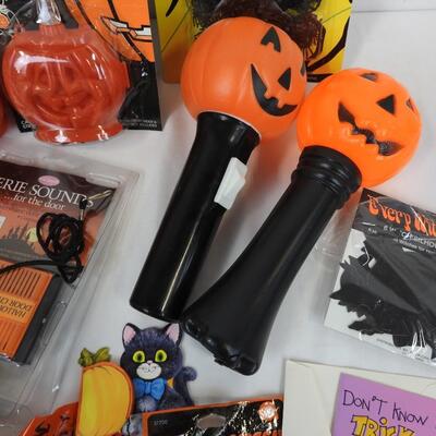 Halloween Lot: Napkins, Cards, Pumpkin Lights, Spiders, Eerie Sounds