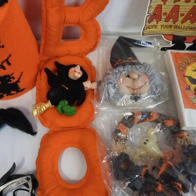 Halloween Lot: Napkins, Cards, Pumpkin Lights, Spiders, Eerie Sounds