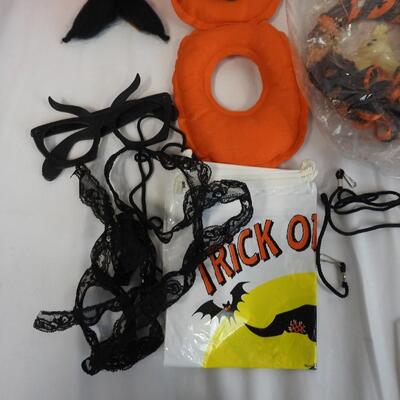 Halloween Lot: Napkins, Cards, Pumpkin Lights, Spiders, Eerie Sounds