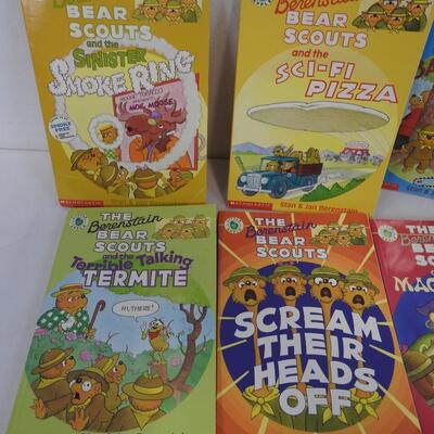 12 Berenstain Bear Books: The Berenstain Bear Scouts, Scholastic