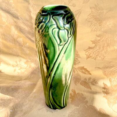 AA  VINTAGE VAN BRIGGLE POTTERY DAFFODIL VASE GREEN SIGNED