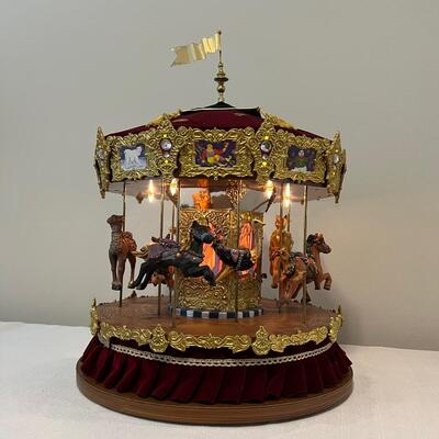 Realistic Motion Music Classic Carousel ~ HOLIDAY LIVING ~ *See Details