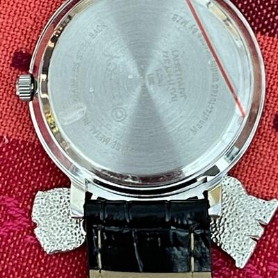 AA    DISNEY MICKEY MOUSE WRIST WATCH W/CHARMS FAUX ALLIGATOR BAND
