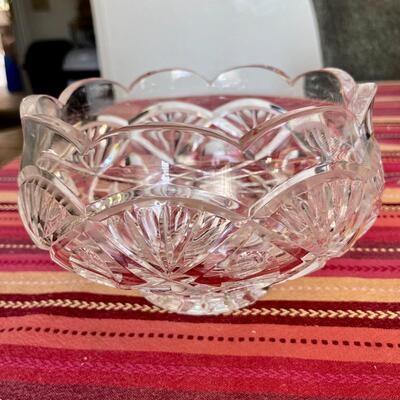 AA    VINTAGE WATERFORD CRYSTAL 10" SCALLOPED FOOTED BOWL ETCHED MARK IRELAND