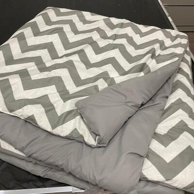 Lot 88. Chevron-patterned Queen Comforter