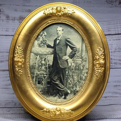 Vintage Round Gold Framed Print of an Edwardian Gentleman