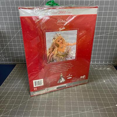 2001 Holiday Celebration Barbie NEW