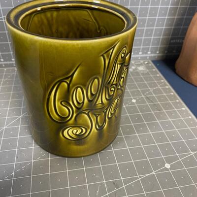 COLLECTOR Cookie Jar - Avocado Green Cookie Jug