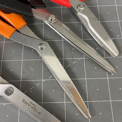 4 pair of Scissors 