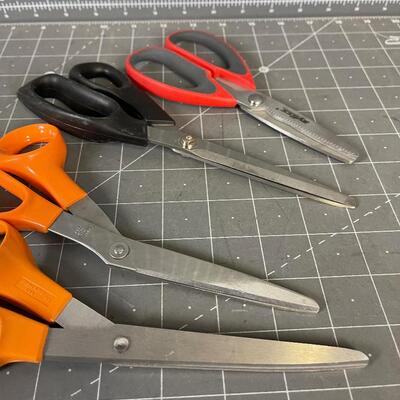 4 pair of Scissors 